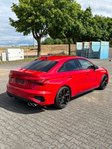 AUDI S3 TFSI S tronic quattro -