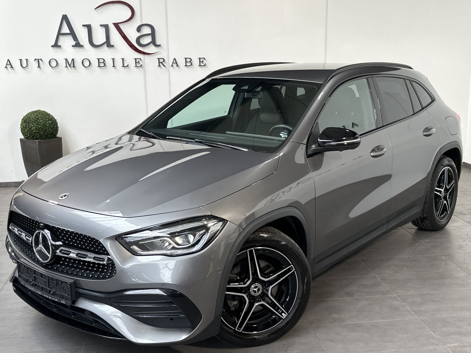 Fahrzeugabbildung Mercedes-Benz GLA 220d 4Matic AMG-Line NAV+LED+KAMERA+PANORAMA