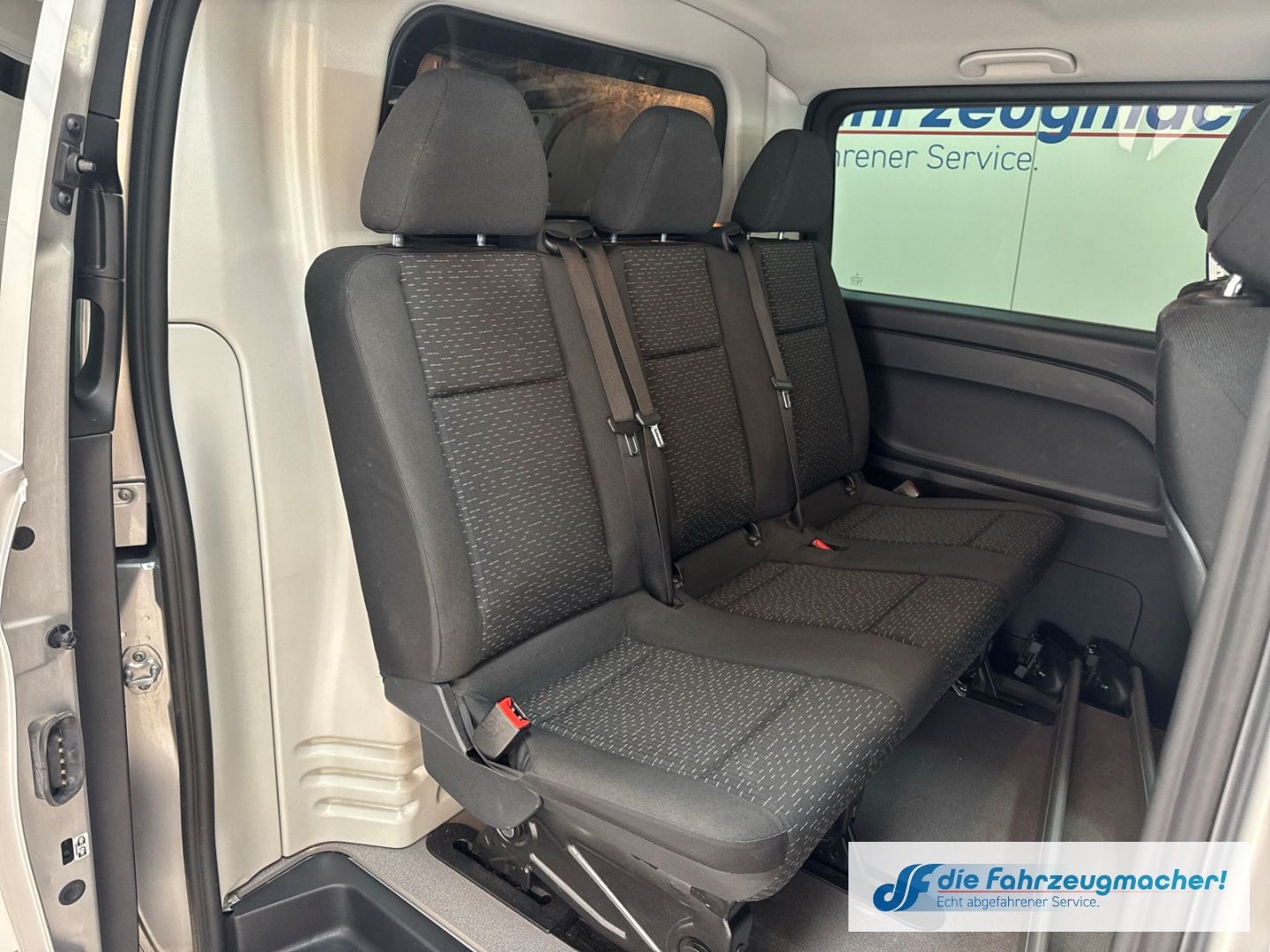 Fahrzeugabbildung Mercedes-Benz Vito Mixto 114 CDI 4x4 kompakt Navi Digitales Co