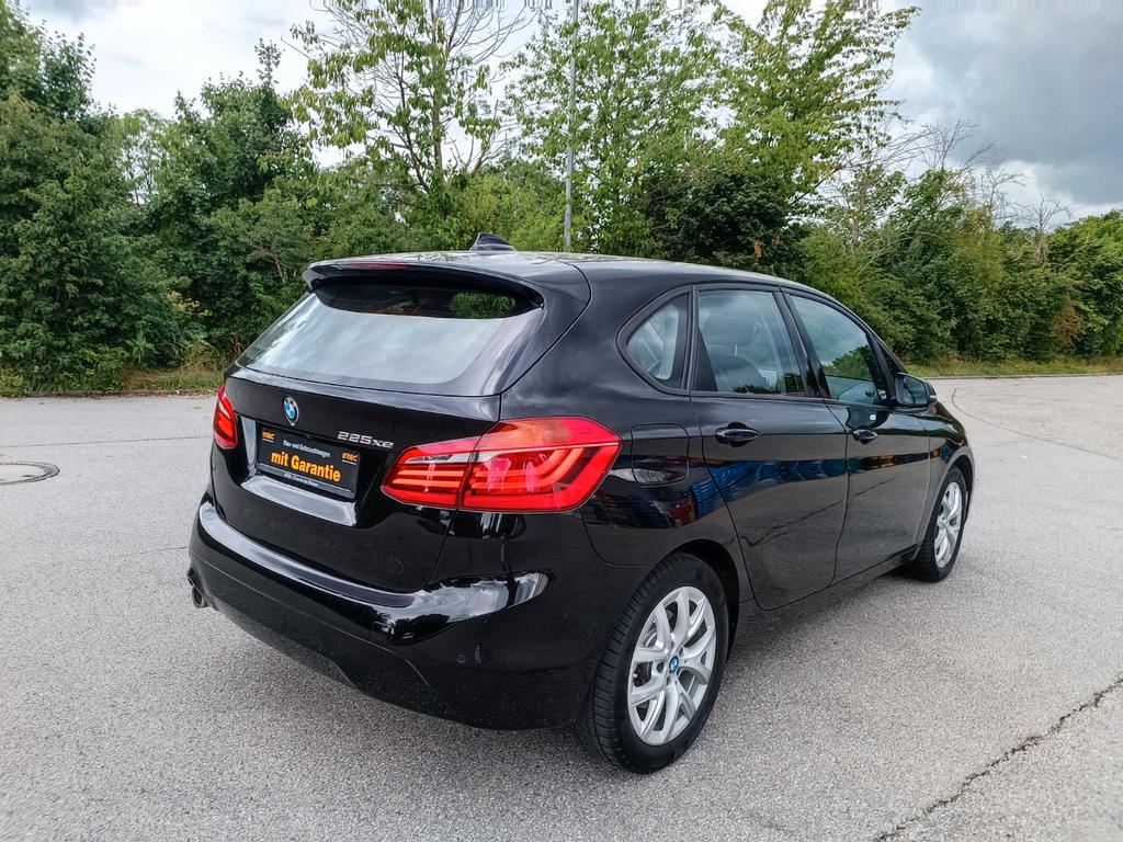 BMW 225