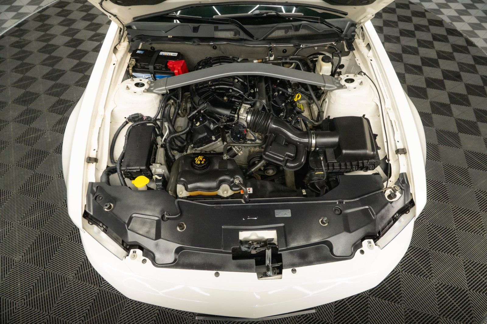 Fahrzeugabbildung Ford Mustang 3.7 V6 GT Cabrio | TÜV 2028 | 4Season