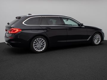 Fahrzeugabbildung BMW 540i xDr Tour Luxury Line HI-FI HUD DAB Panorama