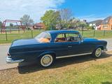 Mercedes-Benz 220 - blaue Mercedes-Benz 220