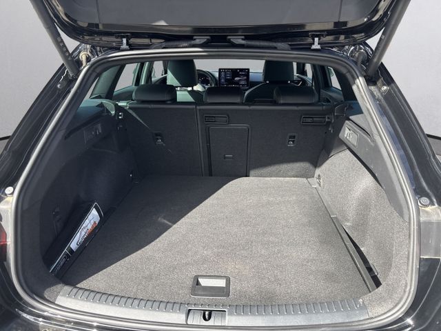 Leon Sportstourer 1.5eTSI DSG *Navi/MATRIX/AHK/B