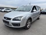 Ford Focus 2,0 Ghia Autom. *TÜV 03-2027*Klima* - Ford Focus aus 2006: Ghia