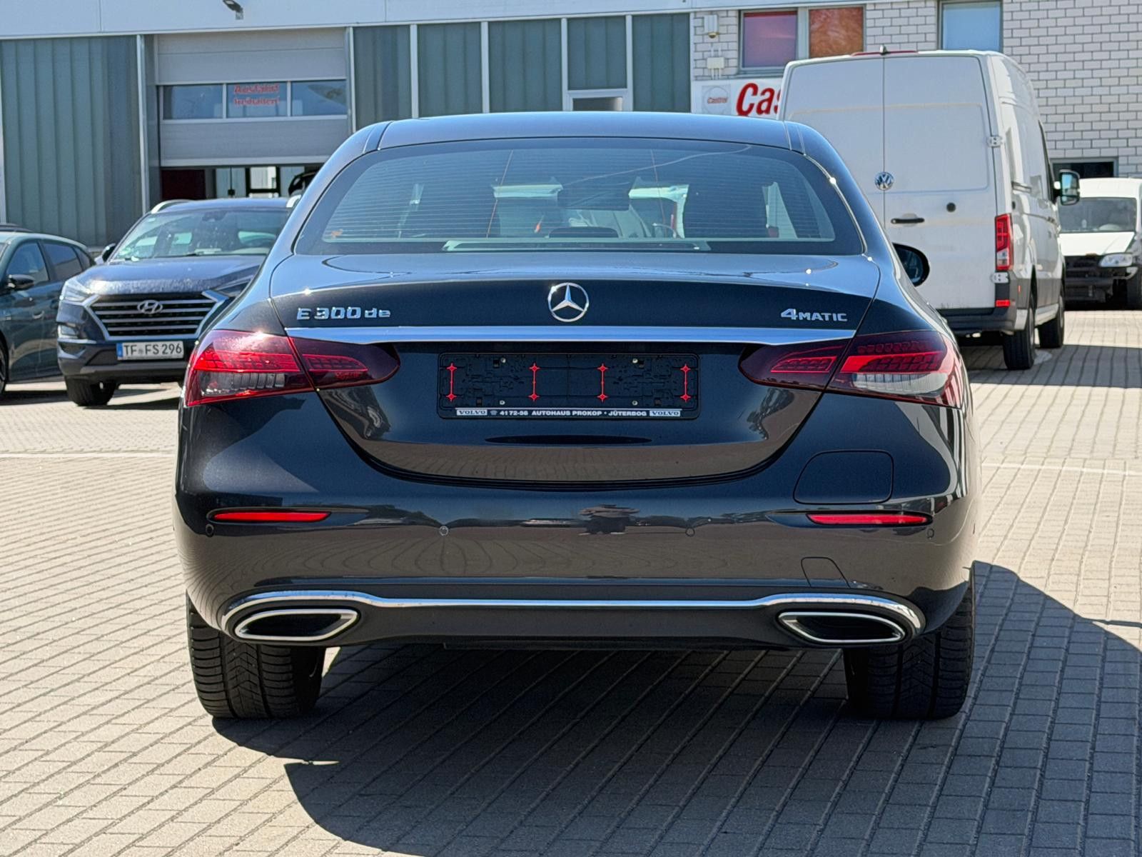 Fahrzeugabbildung Mercedes-Benz E 300 E Lim*Avantgarde*E 300 de 4Matic*360*Burm.