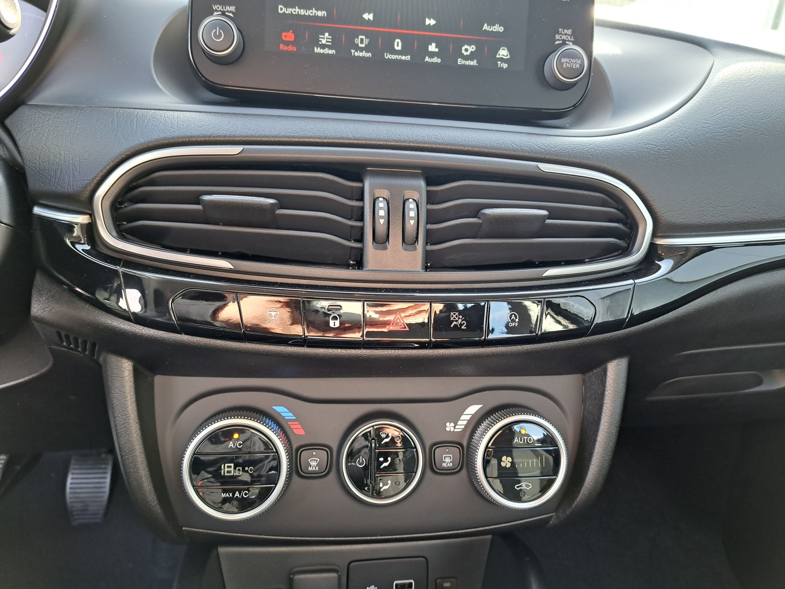 Fahrzeugabbildung Fiat Tipo Kombi 1.0 City Life KAMERA APPLE/Android