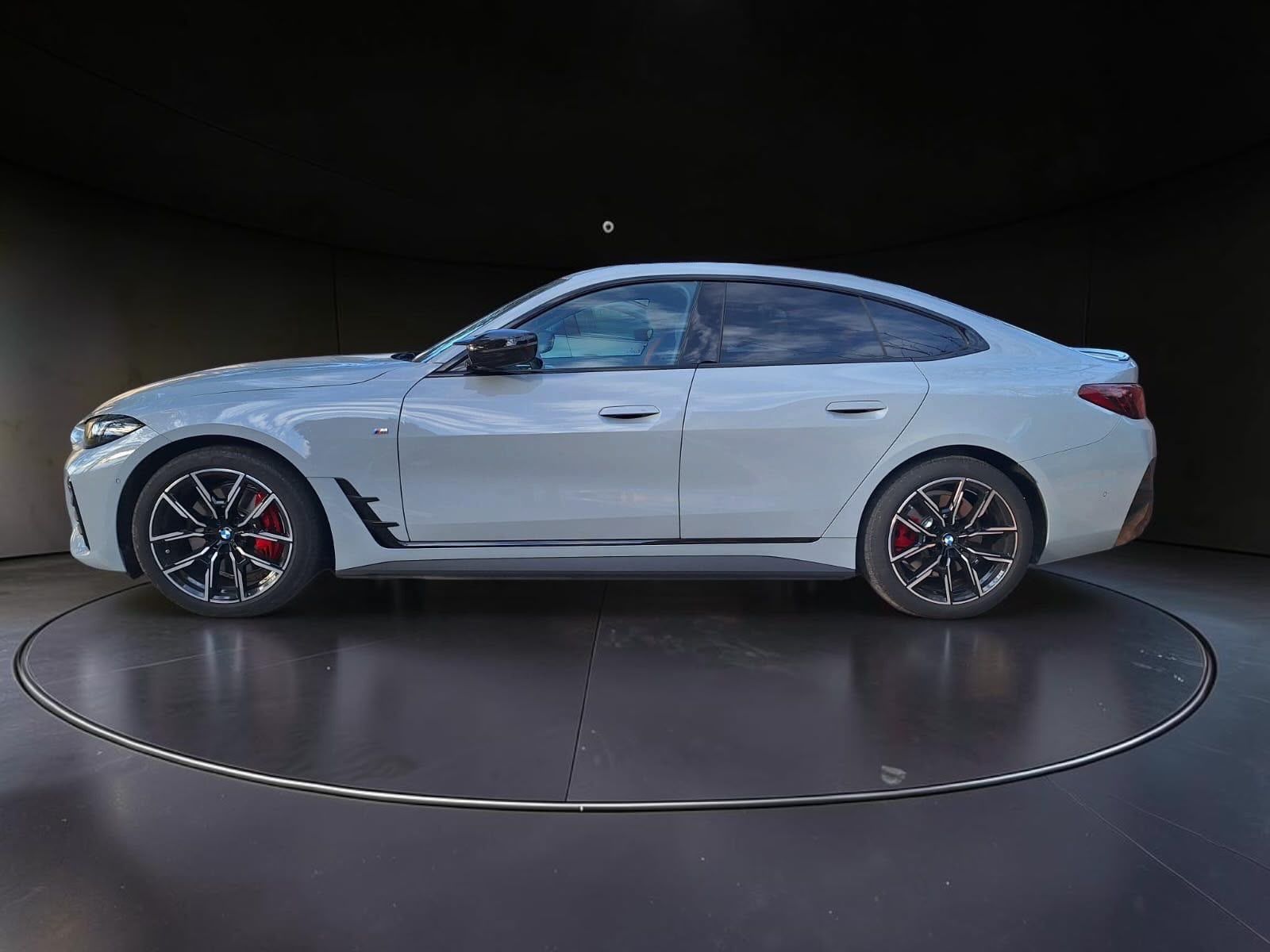 BMW i4 M50 Xdrive Msport Pro imagem 2