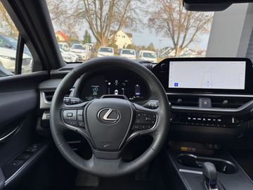 Lexus UX - 10