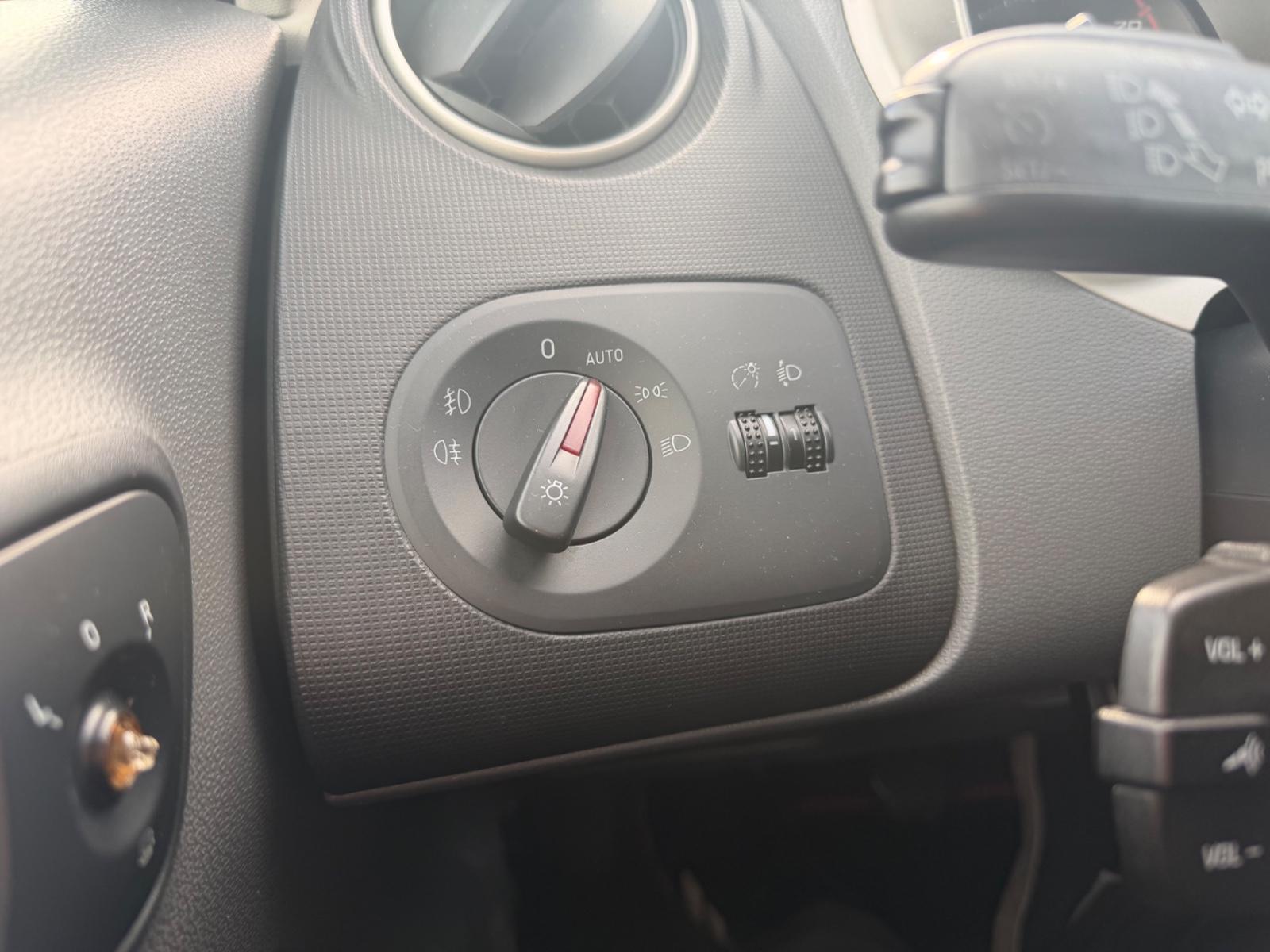 Seat Ibiza 2011 — photo 21