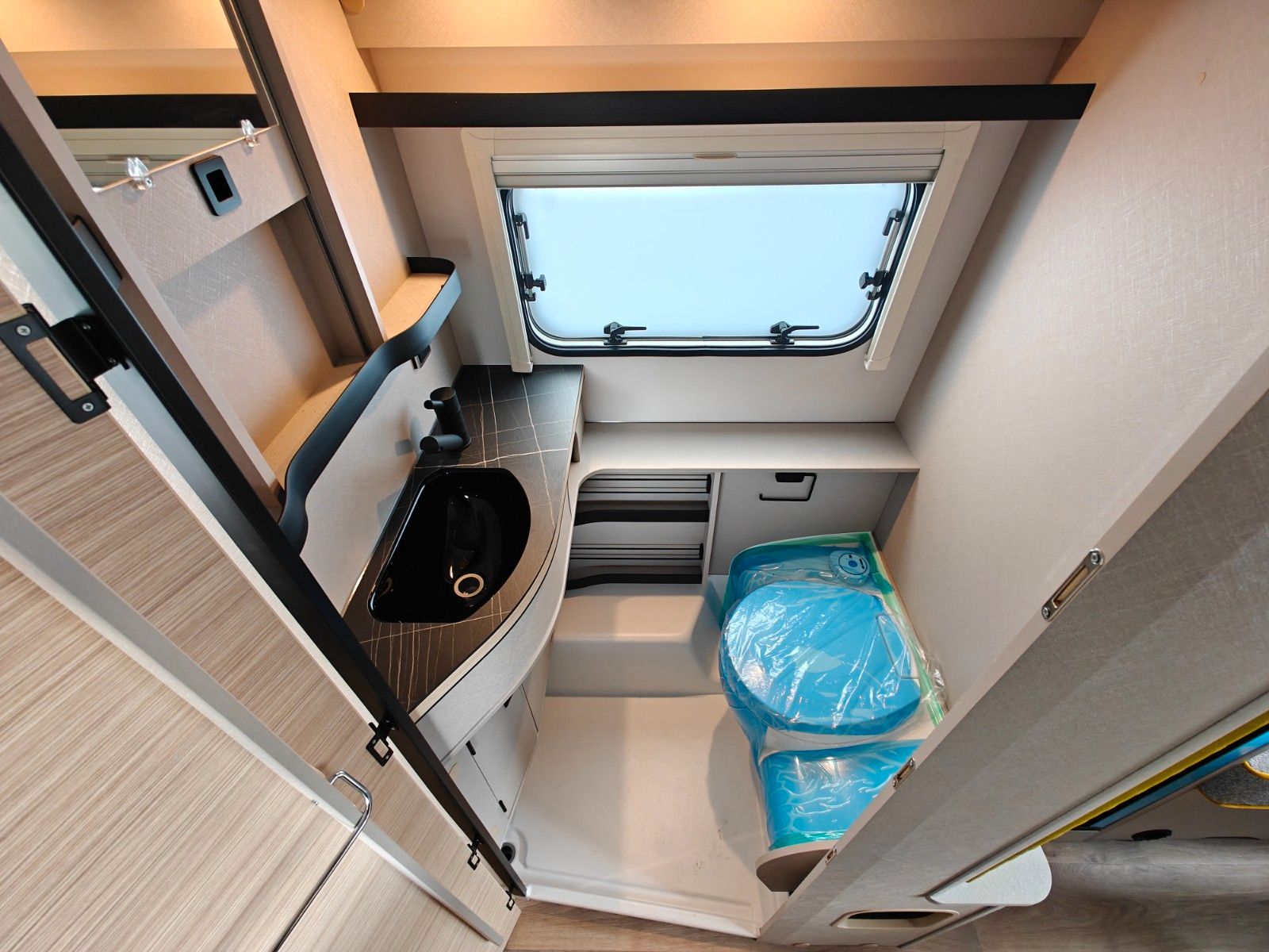 Fahrzeugabbildung HYMER / ERIBA / HYMERCAR Touring 630 Urban SD - JETZT 4.794€ SPAREN !