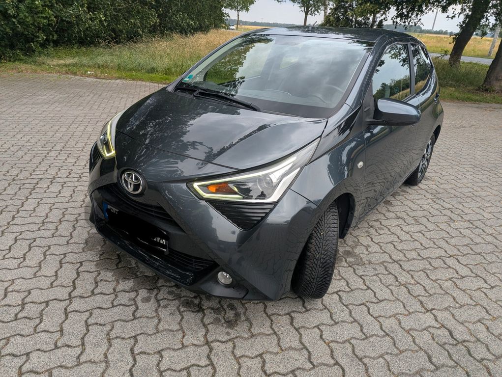 Image of Toyota Aygo (X)