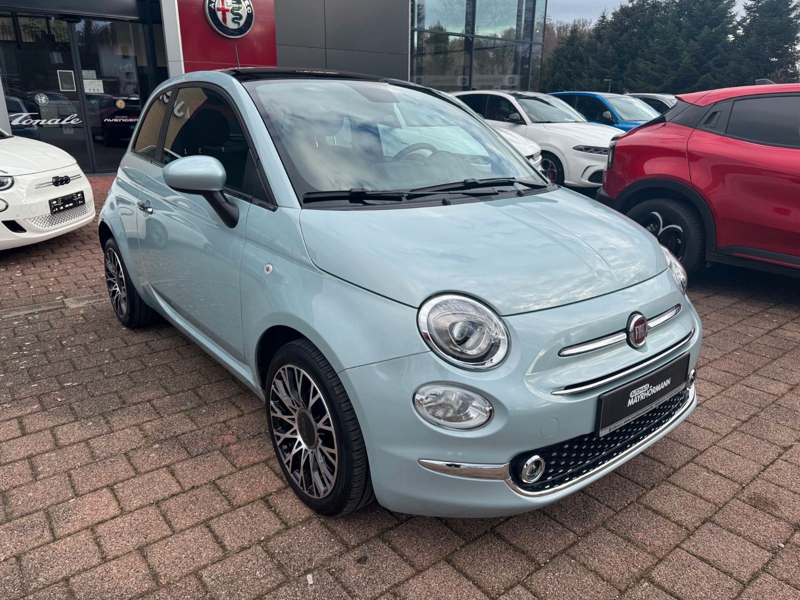 Fahrzeugabbildung Fiat 500 MY23 1.0 GSE DOLCEVITA 70 PS GLASDACH NAVI