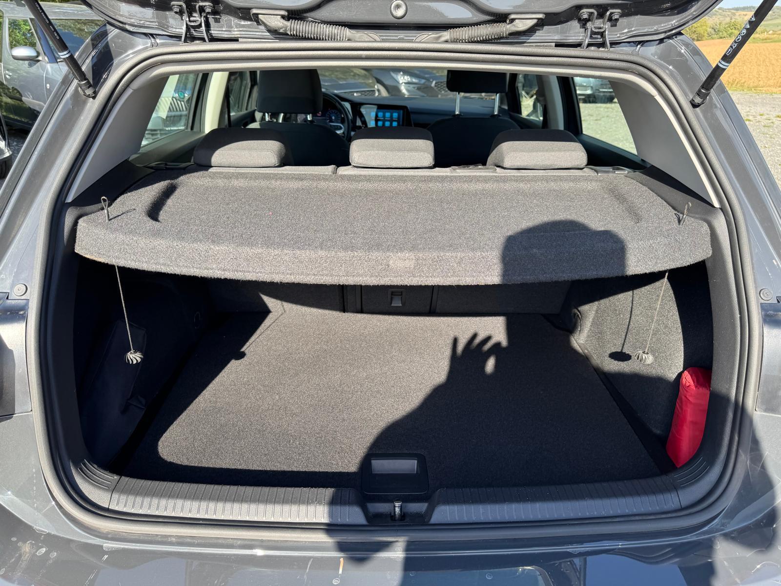 Volkswagen Golf VIII 1.0 eTSI *DSG*LIFE*PDCHI+VO*NAVI*ACC*D, миниатюра 9