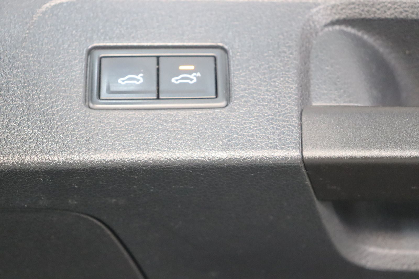 Fahrzeugabbildung Volkswagen Passat Variant 2.0 TSI R-Line 4Motion