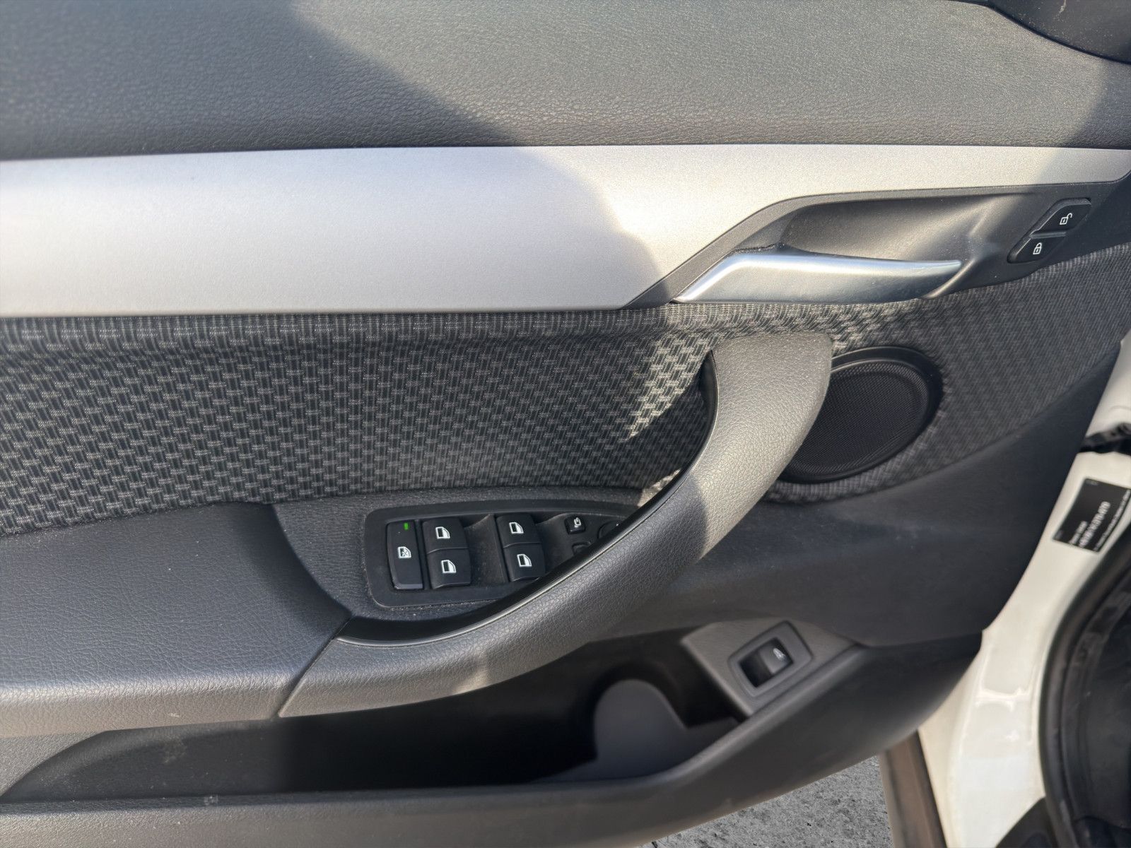 Fahrzeugabbildung BMW X2 sDrive 18 i Advantage/Performance/Tempomat/