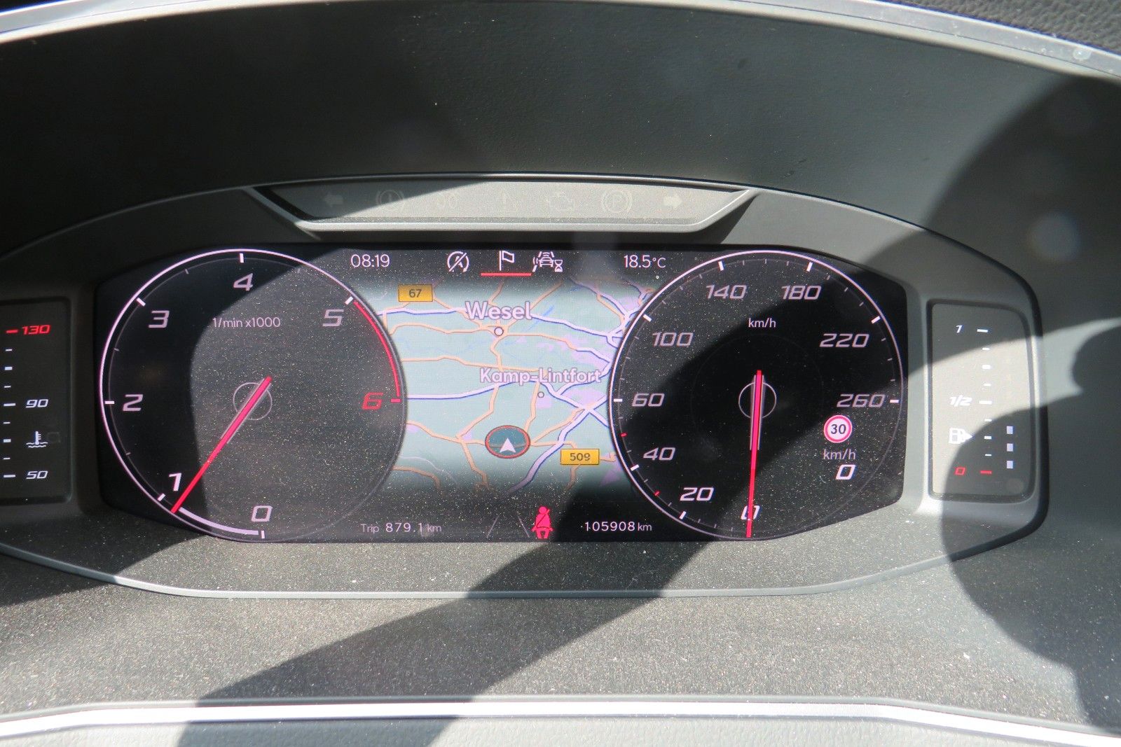 Fahrzeugabbildung SEAT Tarraco Xcellence PANO 7S ACC NAVI LEDER  LED