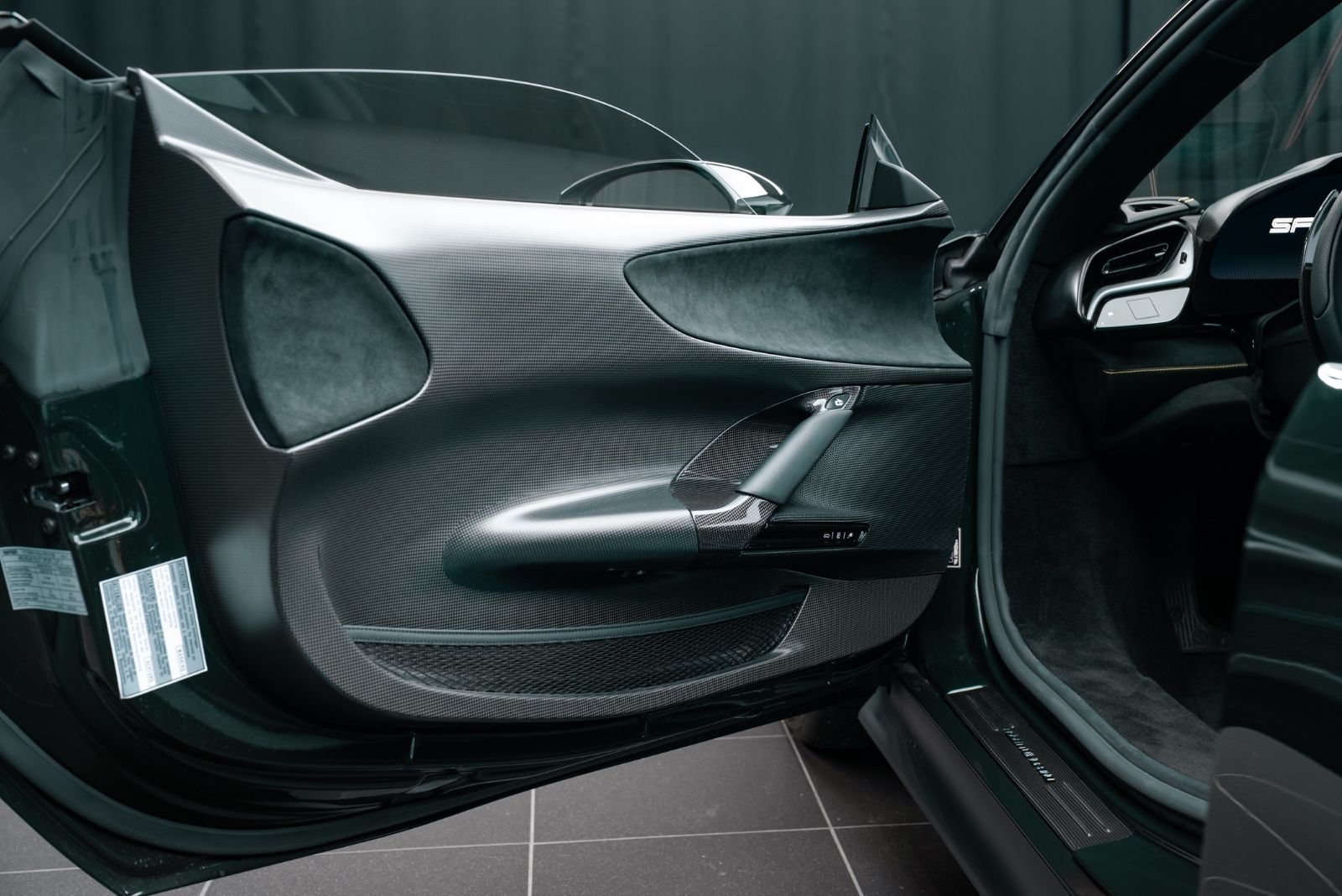 Fahrzeugabbildung Ferrari SF90 FIORANO/STOCK/CARBON/KAMERA