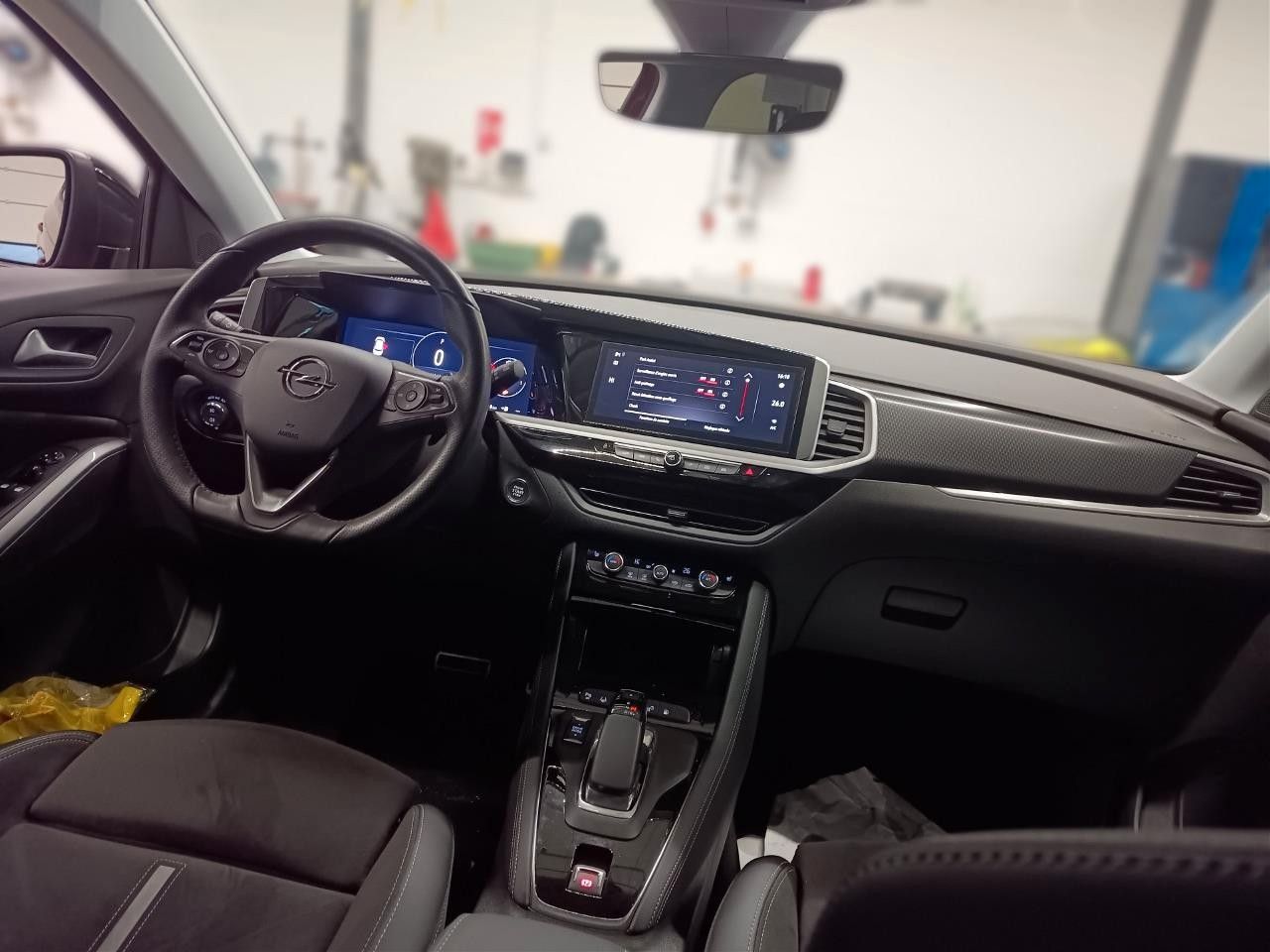 Fahrzeugabbildung Opel Grandland (X) 1.6T GSe 4HYBRID NAVI/LED/KAMERA