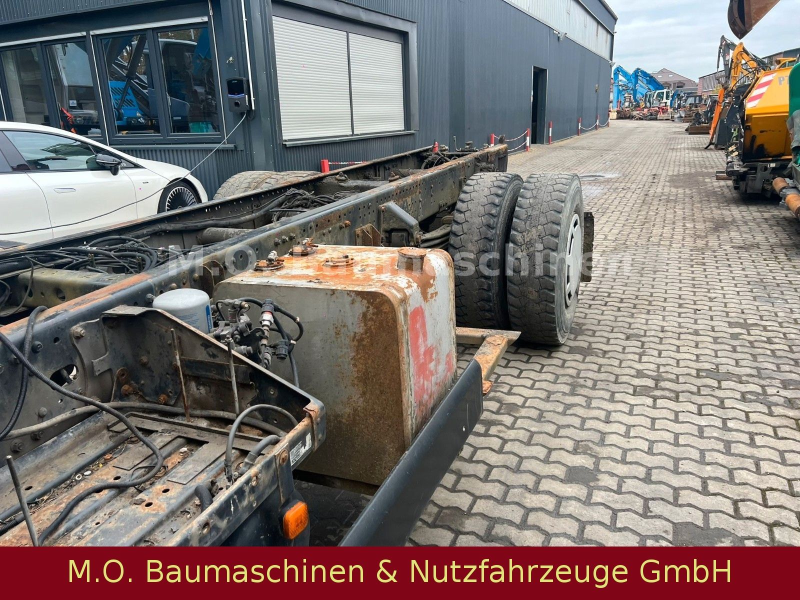 Fahrzeugabbildung MAN TGA 18.360 / Chassis / AC / Blatt/Blatt