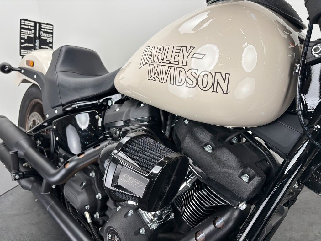 Fahrzeugabbildung Harley-Davidson LOW RIDER S FXLRS *NEUWERTIG *JEKILL&HYDE