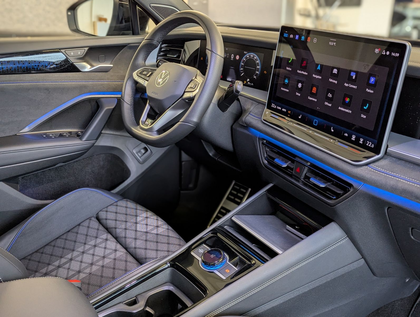 VW Tayron 2.0 4M R-Line Launch Pano Matrix AHK 20" - Image 11