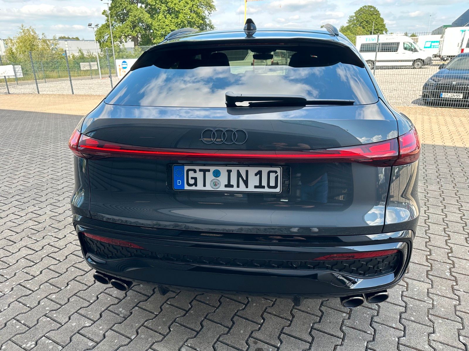 Fahrzeugabbildung Audi SQ5 Sportback quattro edition one AHK