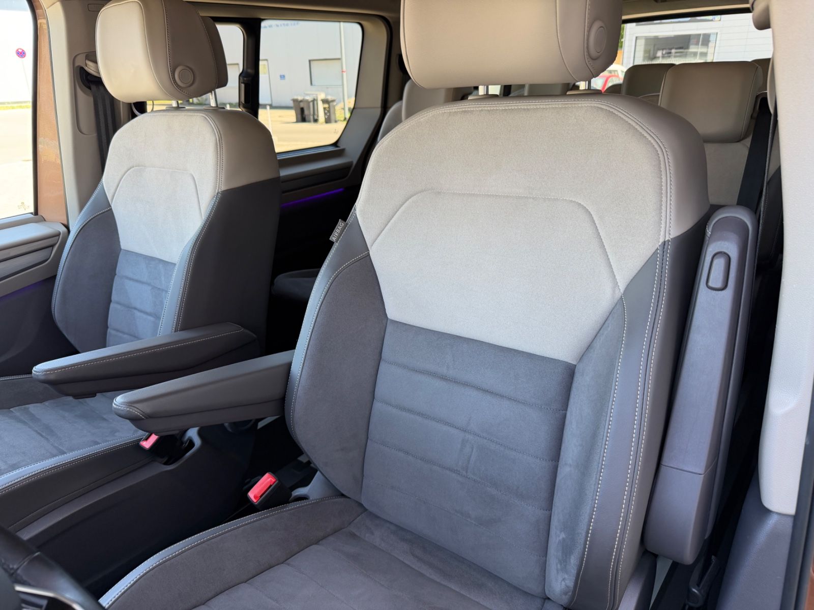 Volkswagen T7 Multivan STYLE LANG Leder AHK ACC IQ VISaVIS foto 4