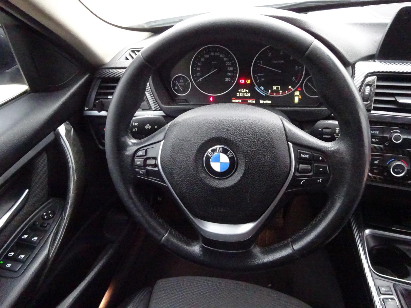 BMW 318 2014 — photo 14