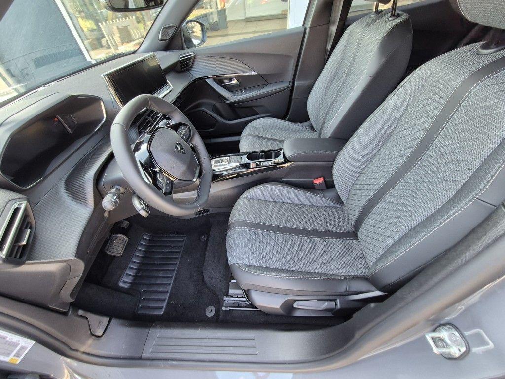 Peugeot 2008 Hybrid 145 Allure KLIMAAUT.+LED+SITZHZG.