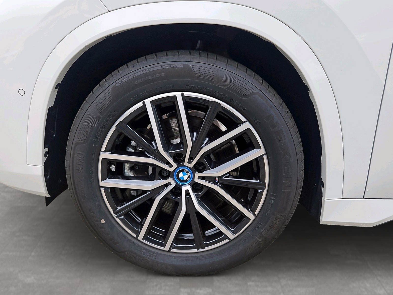 BMW iX1 - Bild 9