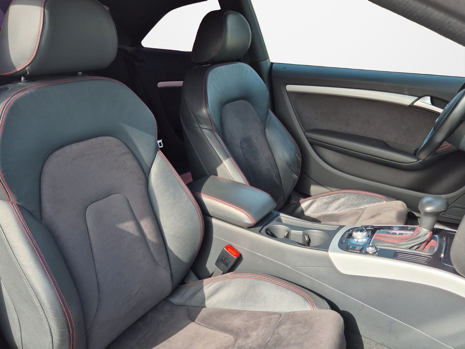 Fahrzeugabbildung Audi A5 3.0TDI QUAT SLINE S-TRONIC KAM KEYLESS STANDH