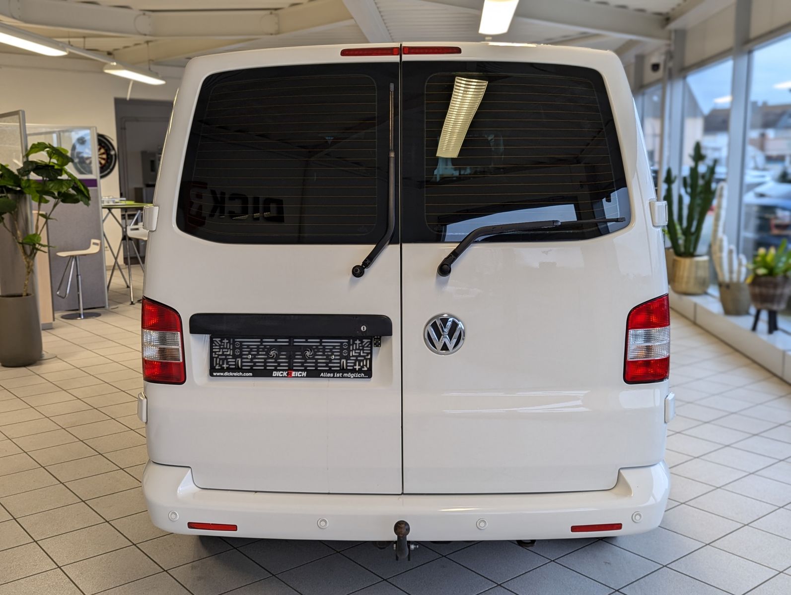 Fahrzeugabbildung Volkswagen T6 Transporter TDI lang 103KW Scheckheft 9-Sitze