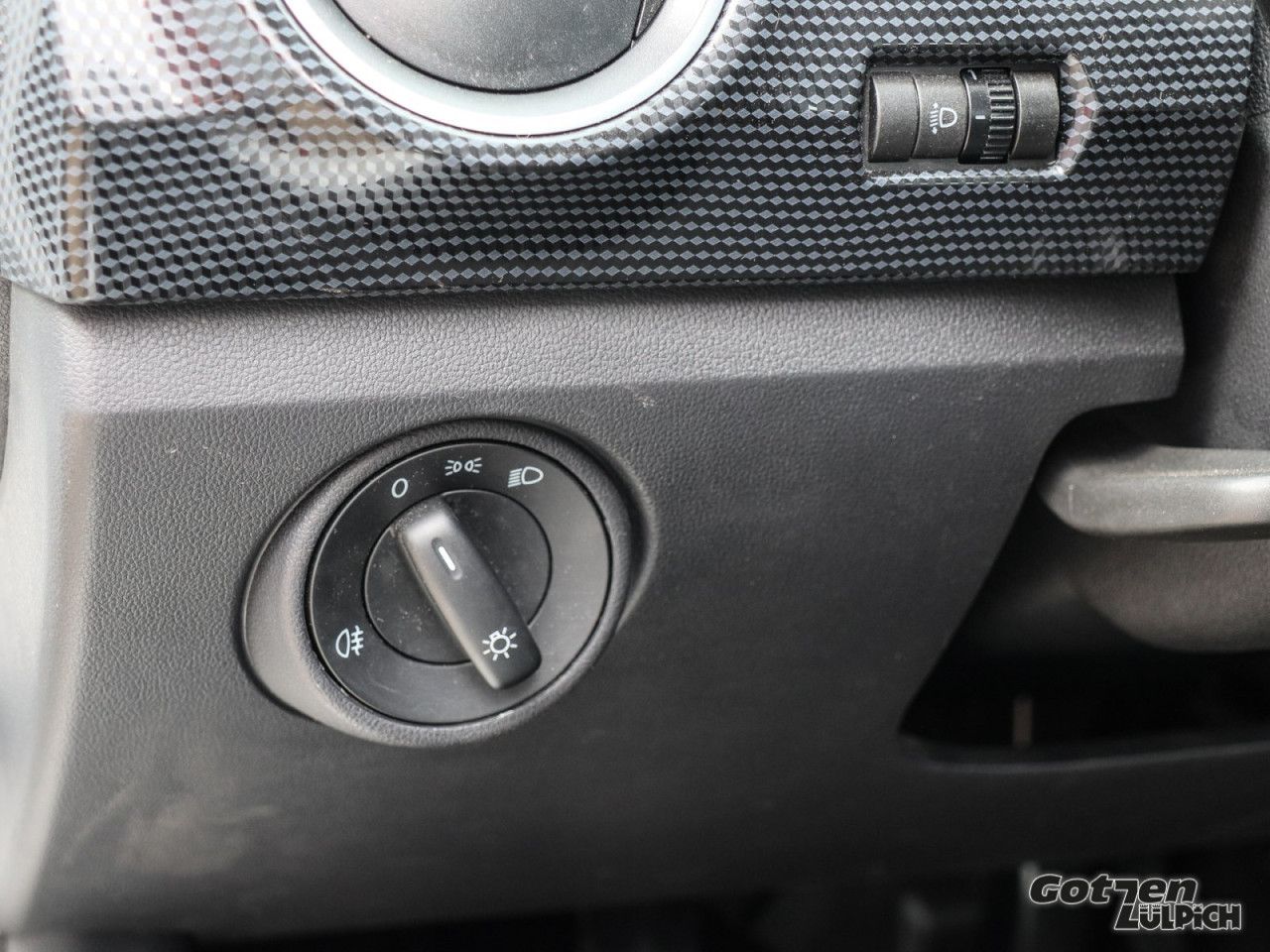 Fahrzeugabbildung Volkswagen up! 1.0 Fahrerassistenzpaket Rear View Klima PDC