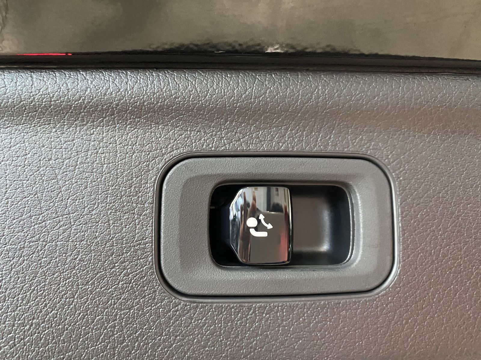 Fahrzeugabbildung Mercedes-Benz EQE SUV 500 4M AMG/HYPER/PANO/´21/BUR/360/AHK/