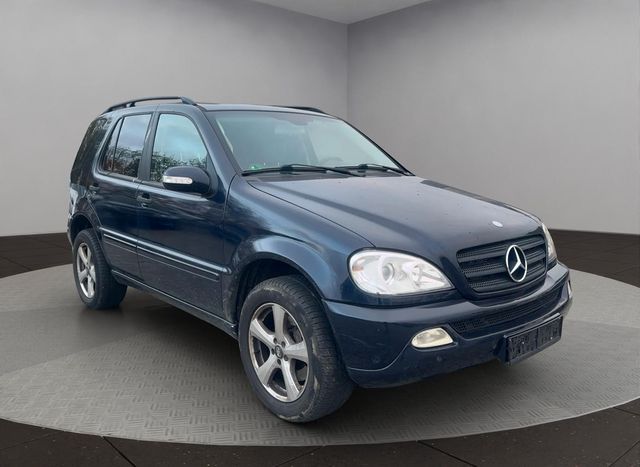 Mercedes-Benz ML 350 ML+EXTRAS+NAVI+LEDER+SCHIEBEDACH+AHK