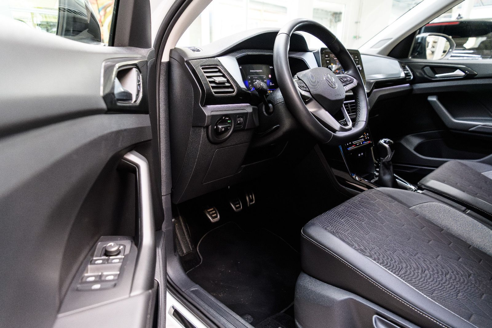 Fahrzeugabbildung Volkswagen T-Cross 1.0 TSI Goal +NAVI +LED