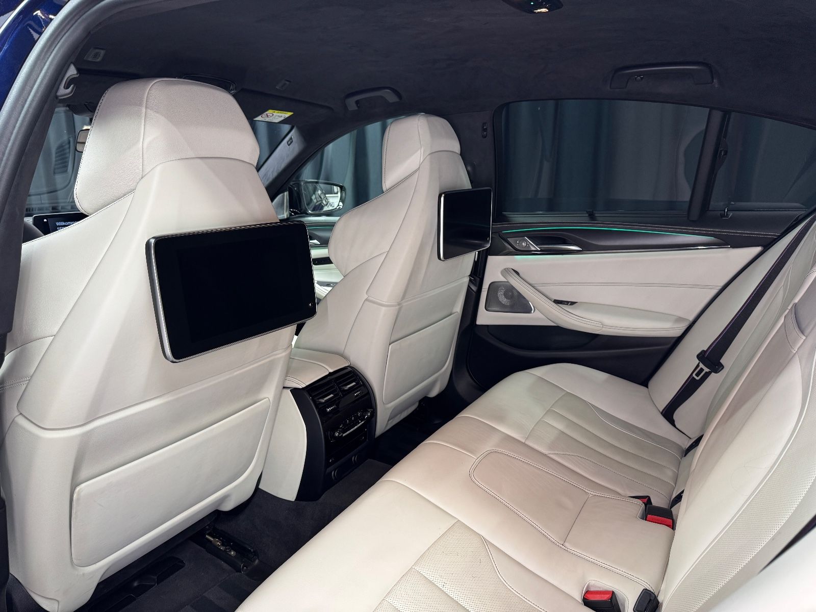 Fahrzeugabbildung BMW M5 LIM|BOWERS|TV|KERAMIK|INDIVIDUAL|VOLL