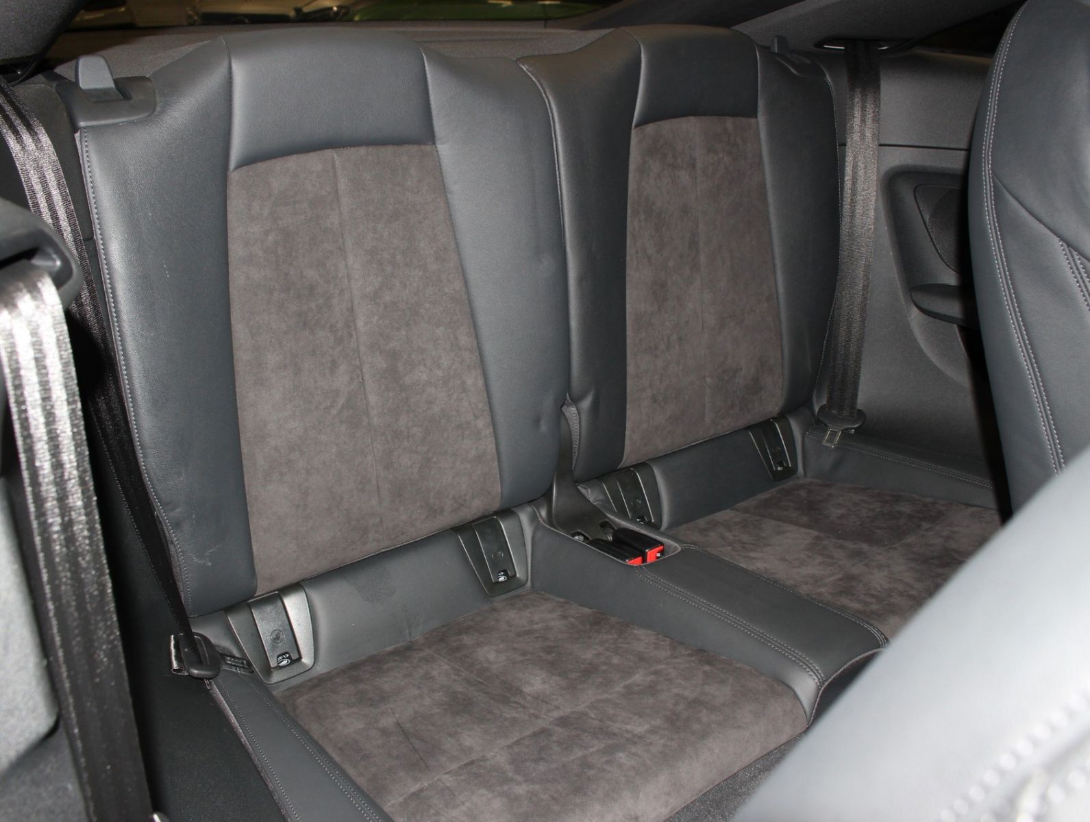 Fahrzeugabbildung Audi TT 1.8 TFSI Coupe S-Tronic S-Line Selection Plus