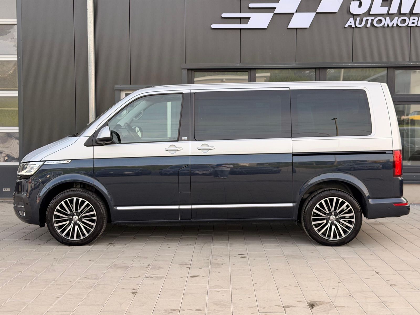 Volkswagen T6.1 Multivan Generation Six Virtual AHK Standh foto 2