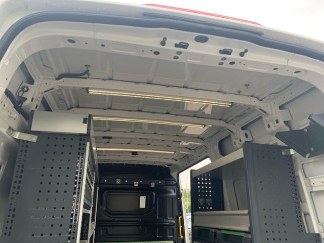Fahrzeugabbildung Volkswagen Crafter 35 Kasten 2.0 TDI MR 1.HAND AHK STANDHEI