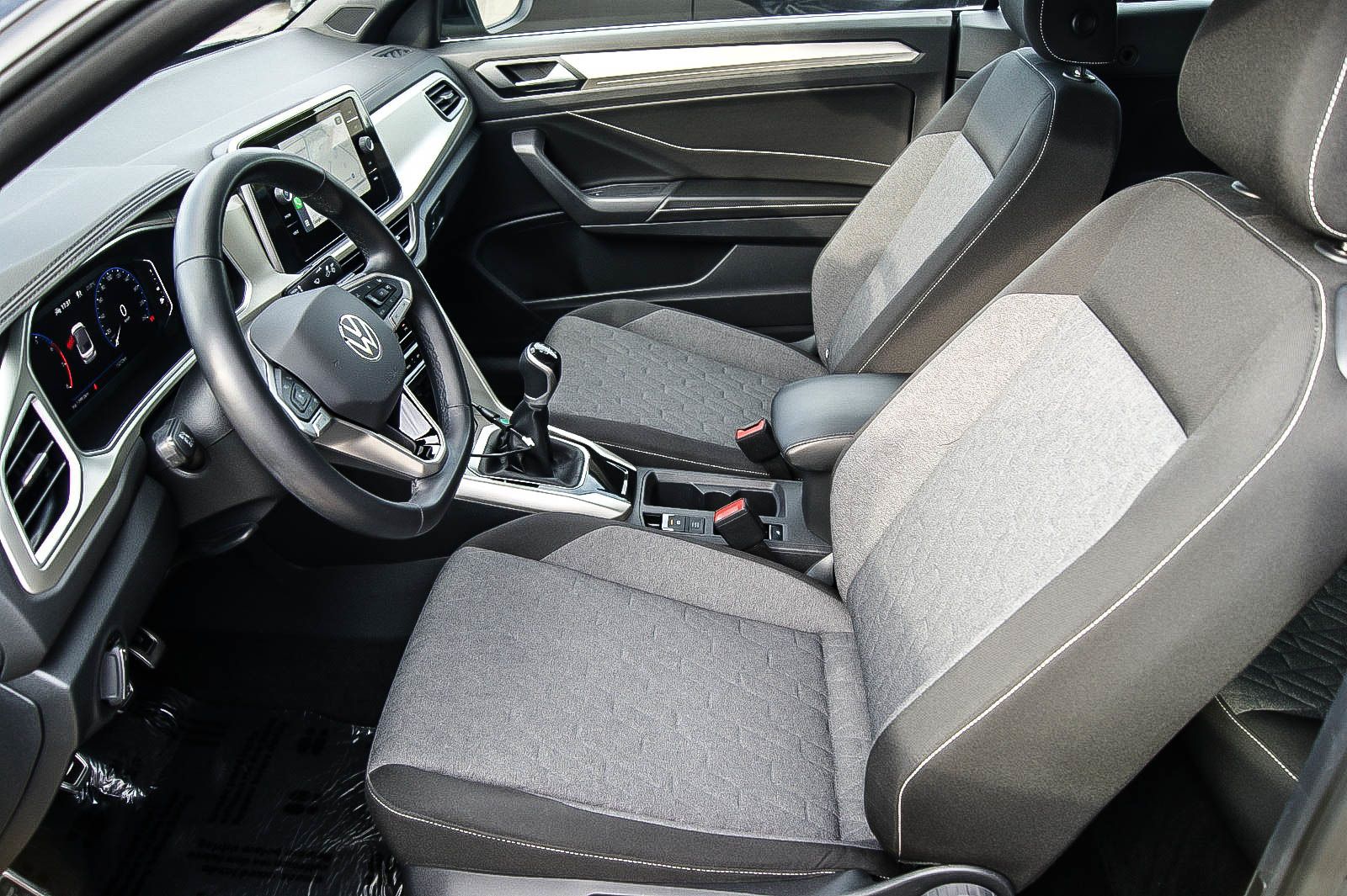 Fahrzeugabbildung Volkswagen T-Roc Cabriolet Move IQ-LIGHT KAMERA E-VERDECK