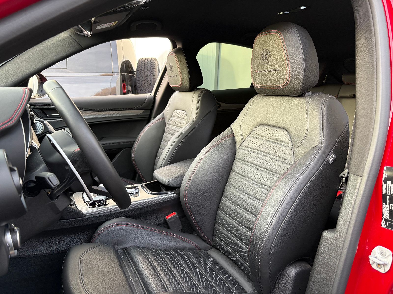 Fahrzeugabbildung Alfa Romeo Stelvio Competizione Q4/HARMAN/KARDON/KAMEERA