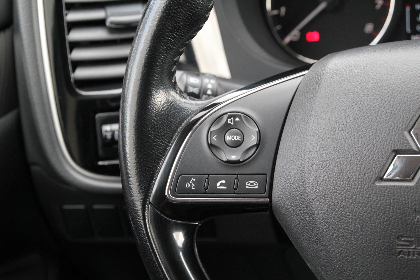 Fahrzeugabbildung Mitsubishi Outlander SUV-Star 2WD