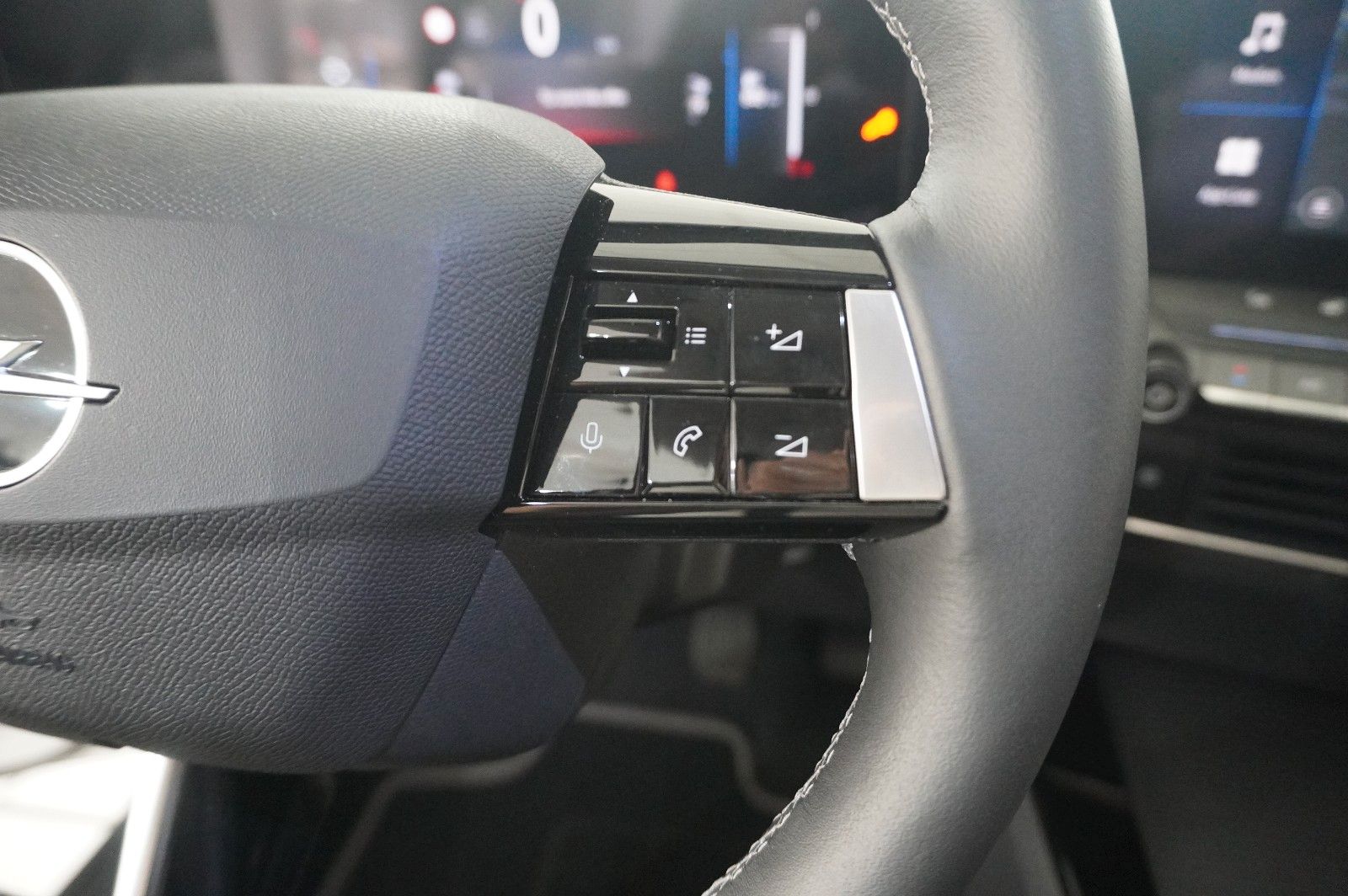 Fahrzeugabbildung Opel Astra L ST 1.5D ELEGANCE NAVI/LED/KAMERA/SH/DAB+