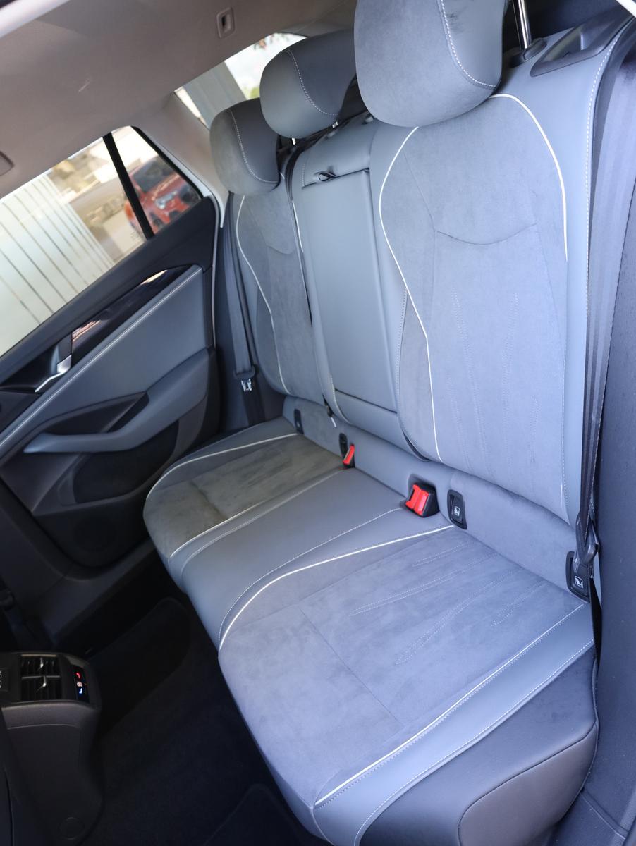 Volkswagen Passat 2.0TDI*HUD*360°K*AHK*Neues Modell, миниатюра 15