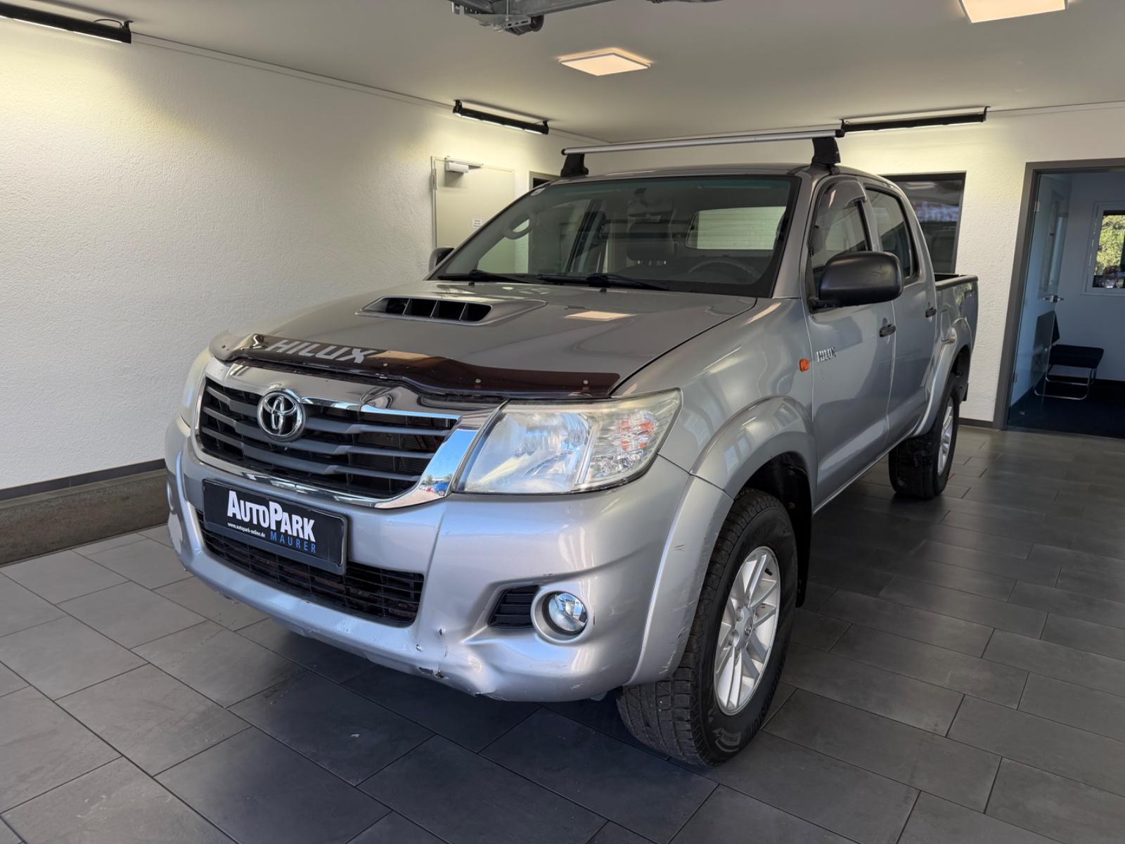 Toyota Hilux Double Cabine 2.5 D-4D | 144 ch | BVM | Feux diurnes LED | Vitres surteintées | Blocage de différentiel arrière