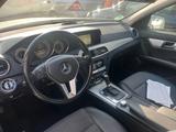 Mercedes-Benz C 180 C T-Modell C 180 T CGI BlueEfficiency - Mercedes-Benz C 180: Cgi Blueefficiency