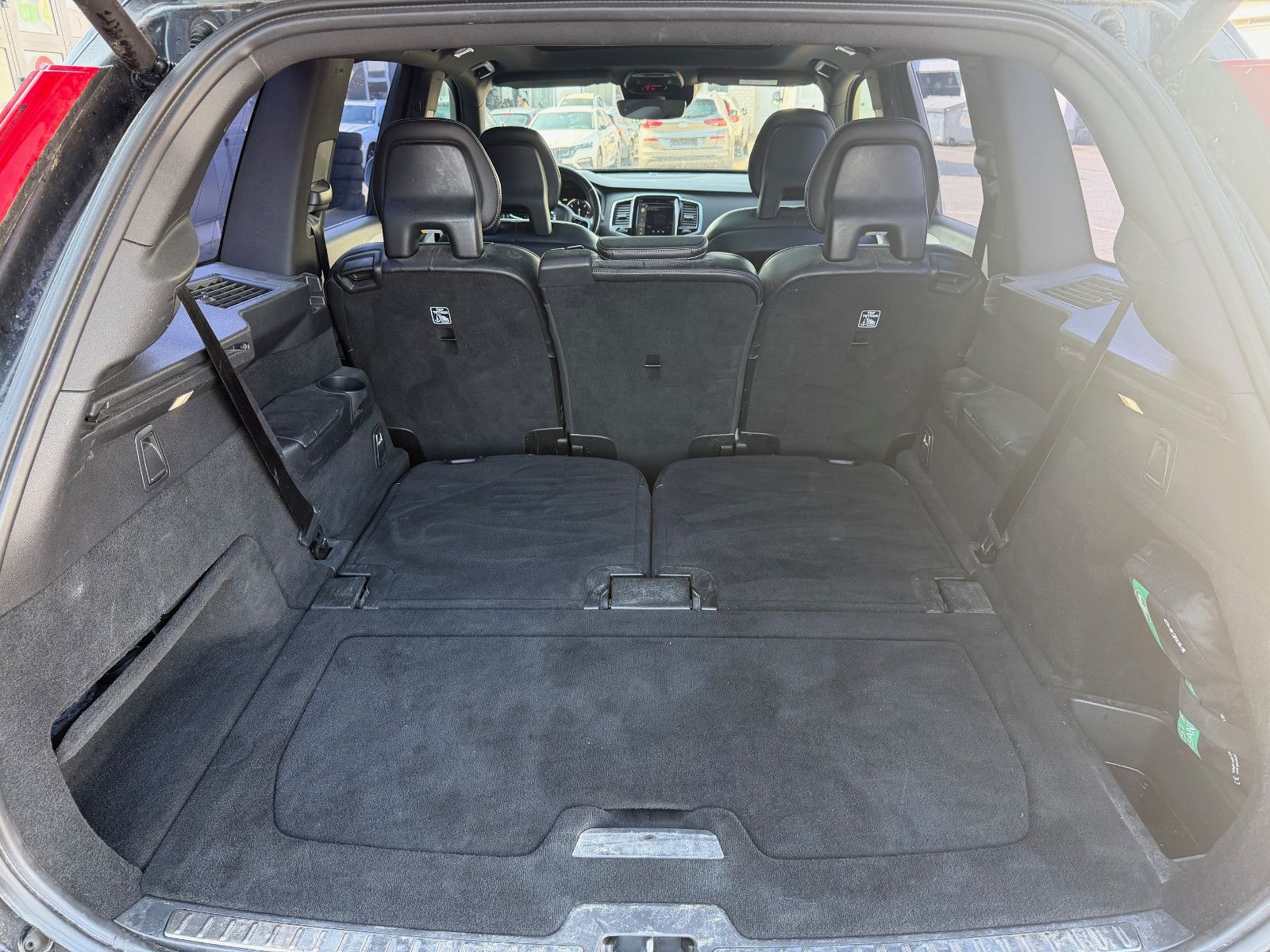 Fahrzeugabbildung Volvo XC90 D5 R Design AWD*LUFT*PANO*STHZ*7Si*MIETKAUF