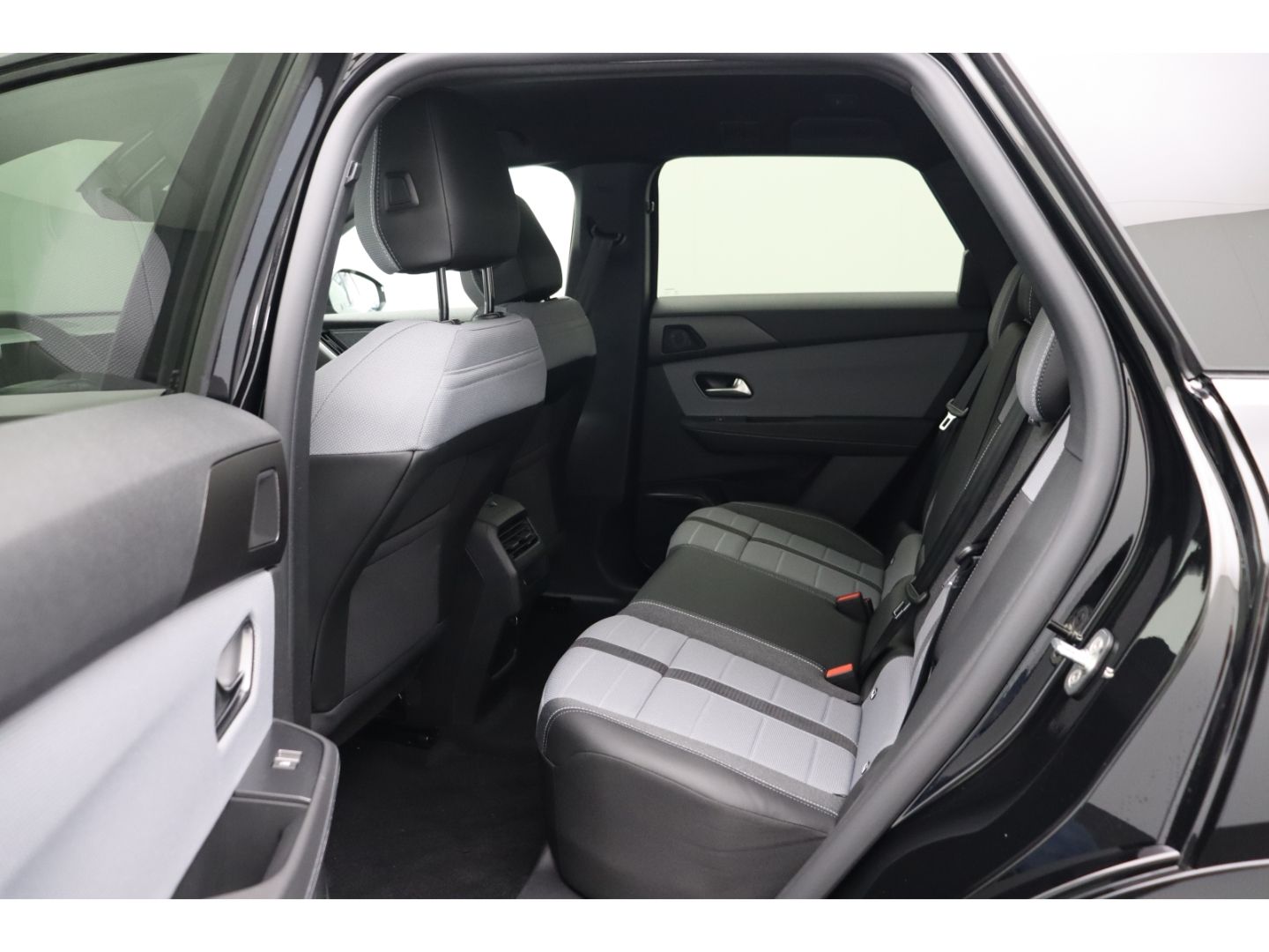 Fahrzeugabbildung Opel Grandland Ultimate AD AHK-abnehmbar El. Panodach